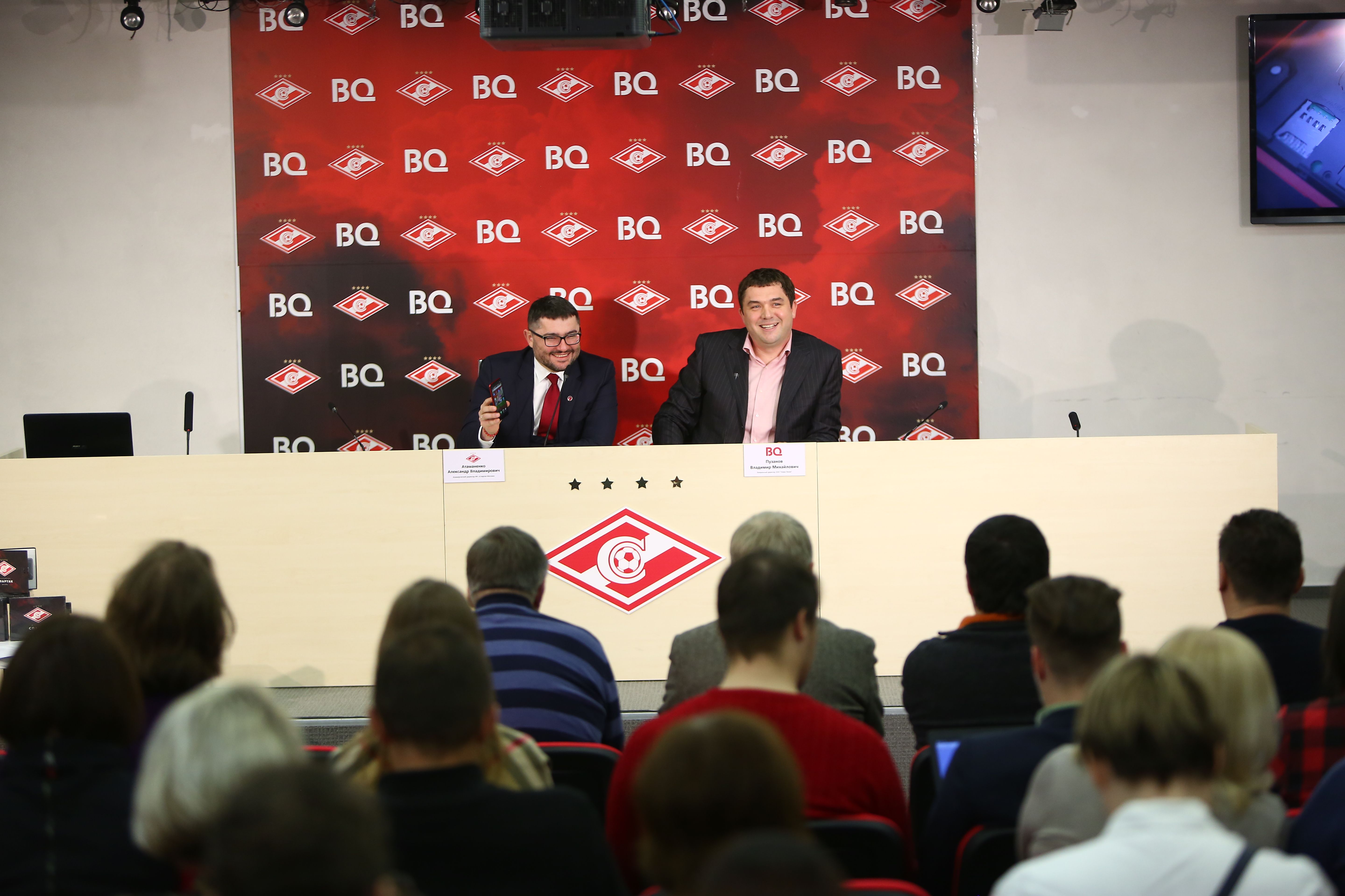  Состоялась презентация первого смартфона для болельщиков красно-белых BQ Advance Spartak Edition